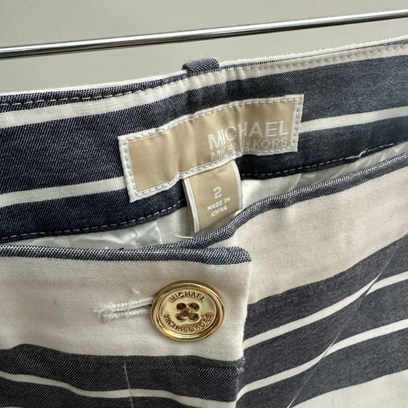 Michael Kors || Cropped Pants || Size 2 - Picture 3 of 6